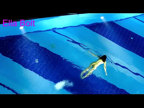 ❤️ මට නැරඹීම නැවැත්විය නොහැක, තරුණ රන්වන්තිය ELLA BOLT නිවාඩු නිකේතනයේ තටාකයේ නිරුවතින් පිහිනීමට හසු විය ❤️ Fucking video අසභ්ය si.hentaisun.ru ❤